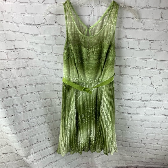 Betsey Johnson Lime Green Lace Dress - Picture 2 of 6